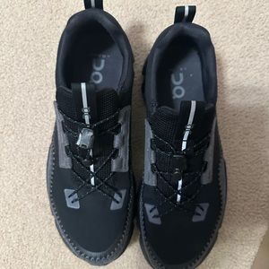 “Like New” On Running Cloudway Sneaker
